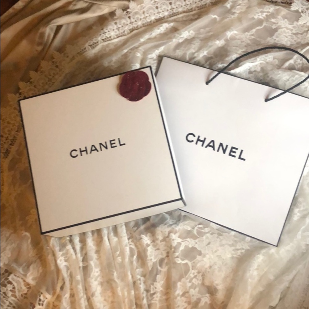 Chanel box and bag only 💕